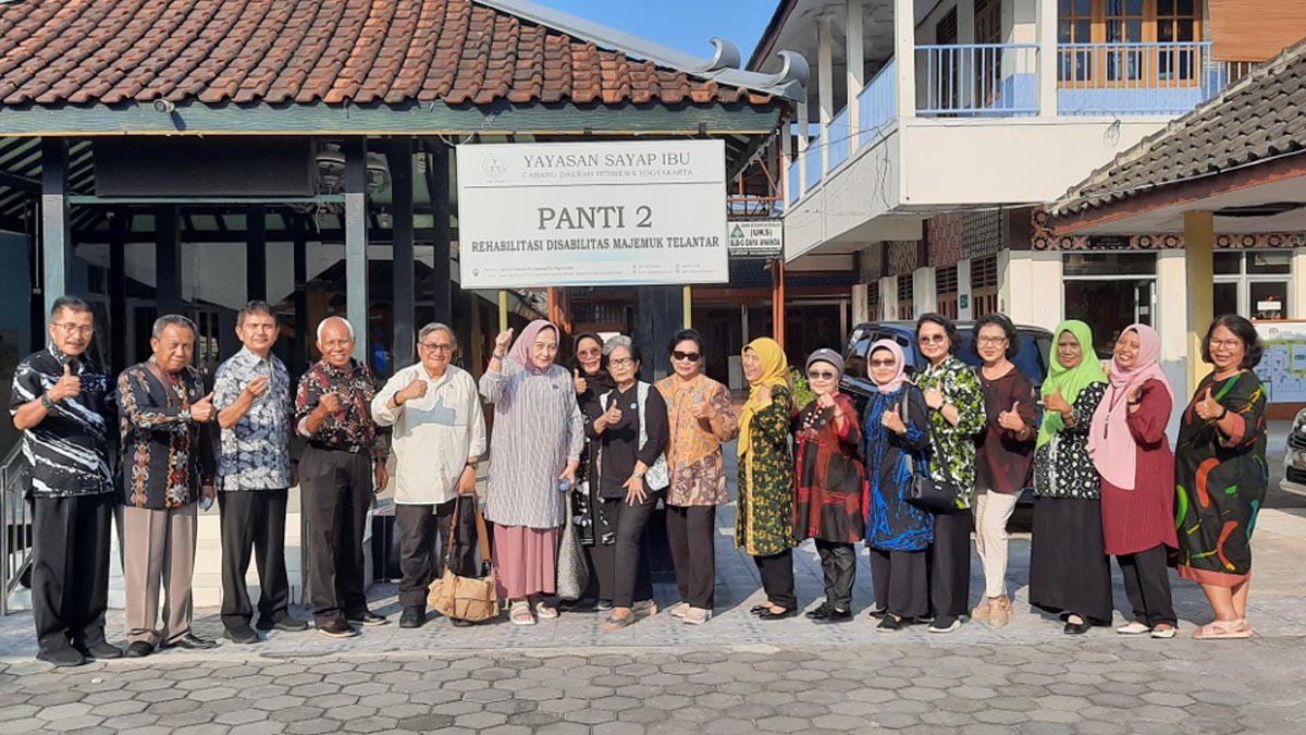 Read more about the article Kunjungan Bapak Bambang Sulistomo, S.IP, M.Si bersama Pembina dan Pengurus YSI Pusat ke Panti II YSI Cabang D.I.Yogyakarta