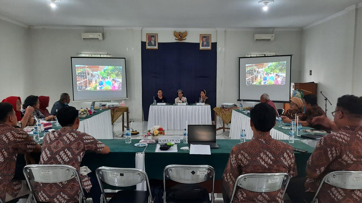 You are currently viewing Kunjungan Kerja Pengurus YSI Pusat dan Pengawas Ke YSI Cabang D.I.Yogyakarta